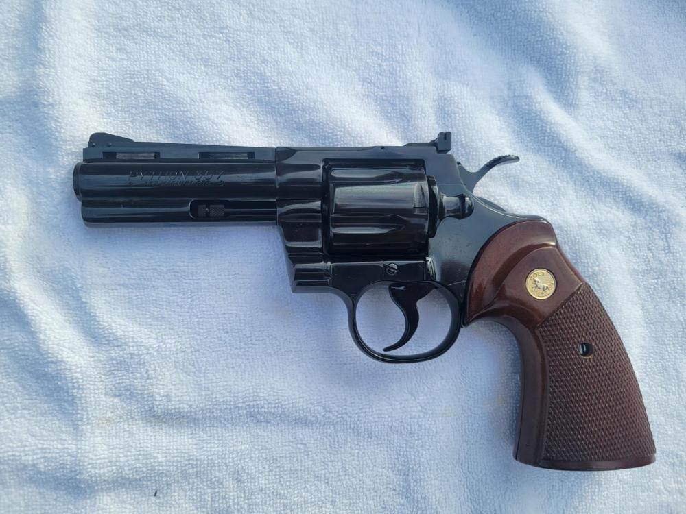 SOLD>>>1977 Colt Python 4